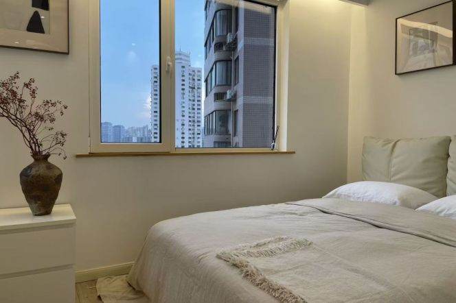 High-Floor 1BR Apartment in Jing'an with Floor-to-Ceiling Windows (L13)
