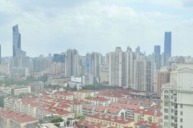 High-Floor 2BR Apartment near Zhongshan Park (L2/L3/L4)
