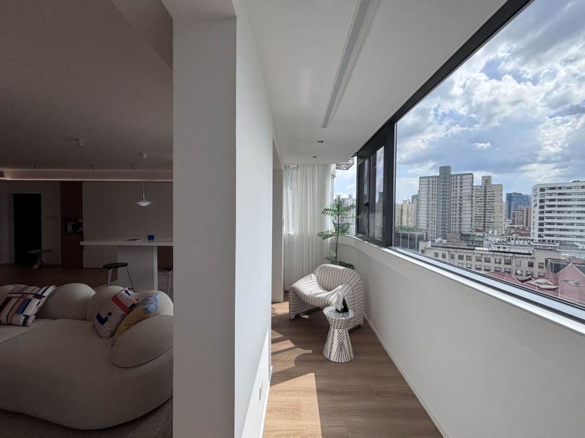 Housing image — Balcony