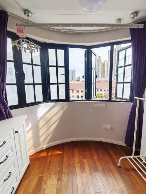 Housing image — Balcony