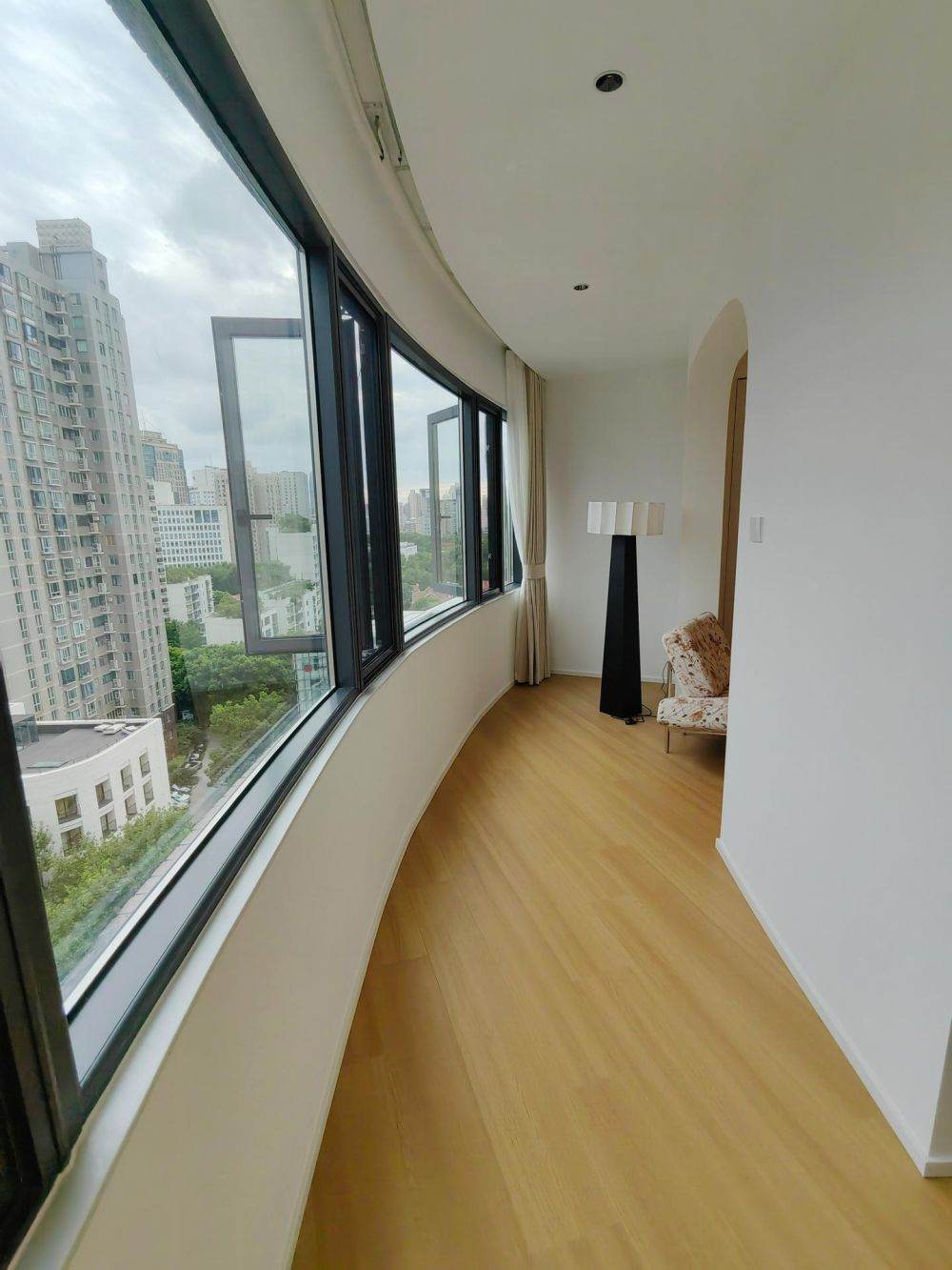Housing image — Balcony