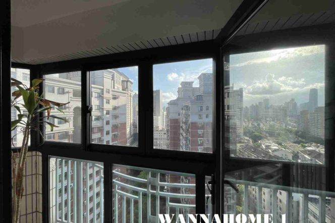 High-Floor 3BR Apartment near Jiangsu Rd Metro with Floor-to-Ceiling Windows (L2/L11)