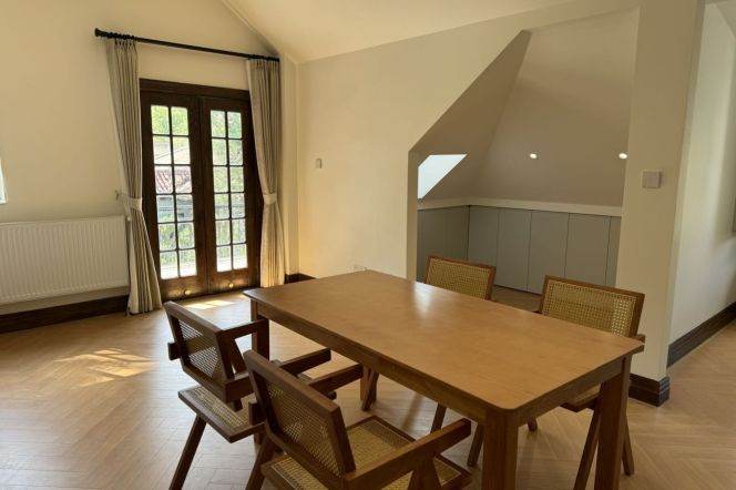 Spacious 1BR Apartment in Old Xuhui (L1/L10)