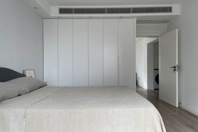 High-Floor 1BR Apartment in Jing'an (L2/L11)