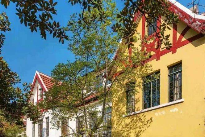 Spacious 7BR Lane House in Old Xuhui with Terrace (L1/L7)