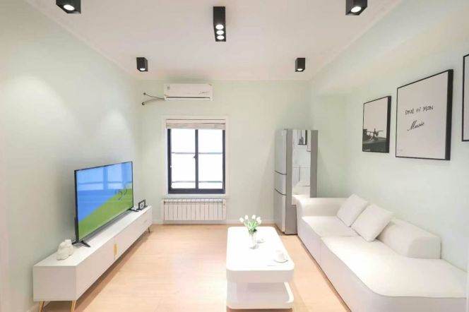 High-Floor 2BR Apartment near Jing'an Temple (L2/L7/L14)