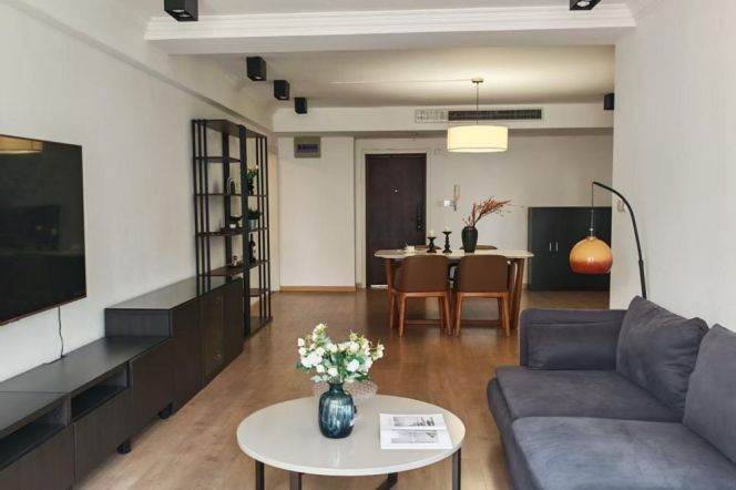 2BR Apartment in Jing'an