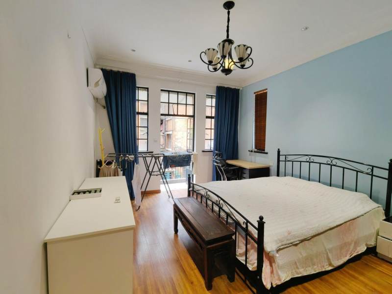 Housing image — Bedroom