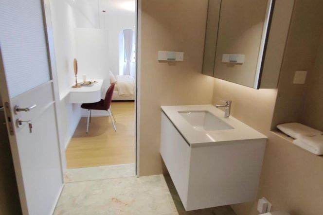 Spacious 2BR Apartment in Old Xuhui (L9/L12)
