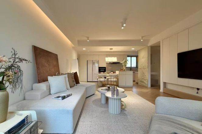 High-Floor 2BR Apartment at Brilliant City (L3/L4)