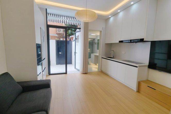 1BR Lane House near Jiaotong University Metro with Private Garden (L1/L10/L12)