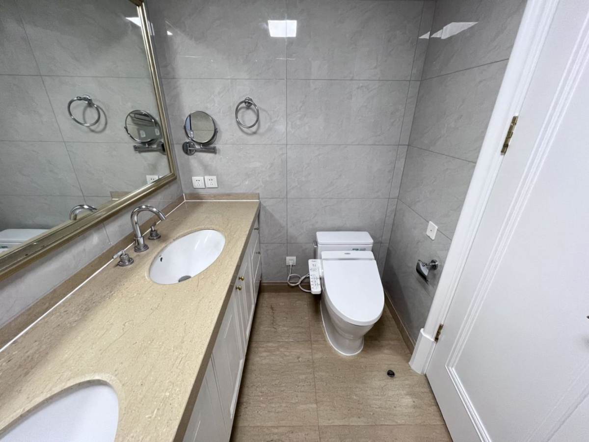 Housing image — Bathroom