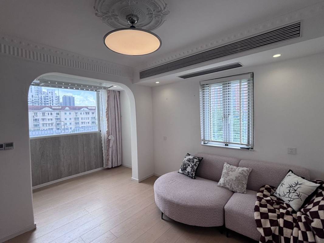 Housing image — Living Room