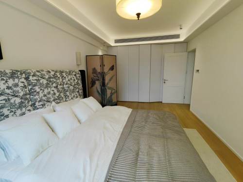 Housing image — Bedroom