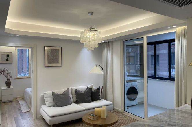 High-Floor 1BR Apartment in Jing'an with Floor-to-Ceiling Windows (L13)