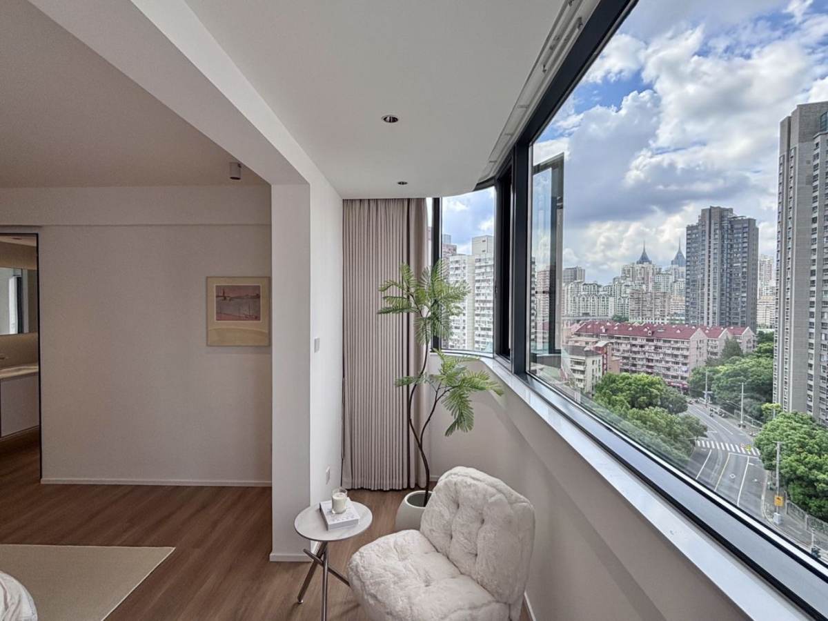 Housing image — Balcony