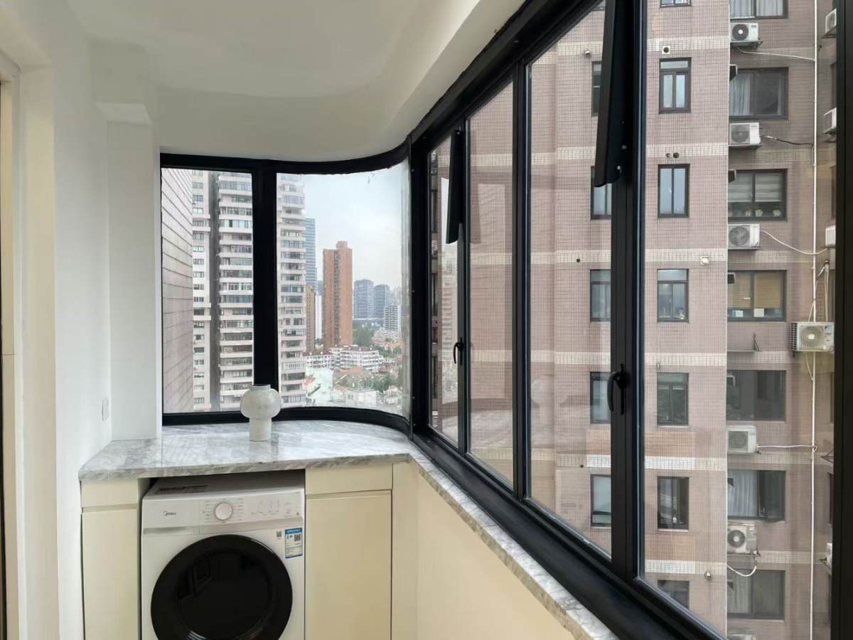 Housing image — Balcony