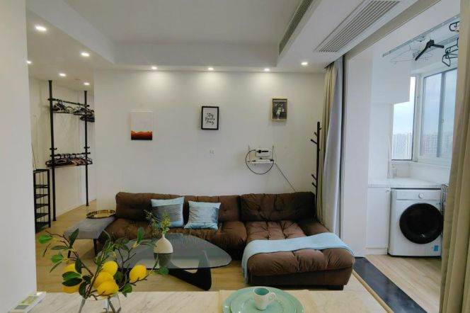 High-Floor 1BR Apartment near Caobao Rd Metro (L1/L12)