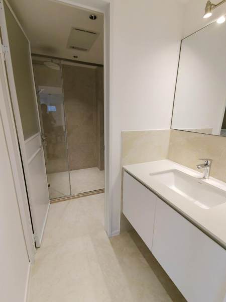 Housing image — Bathroom