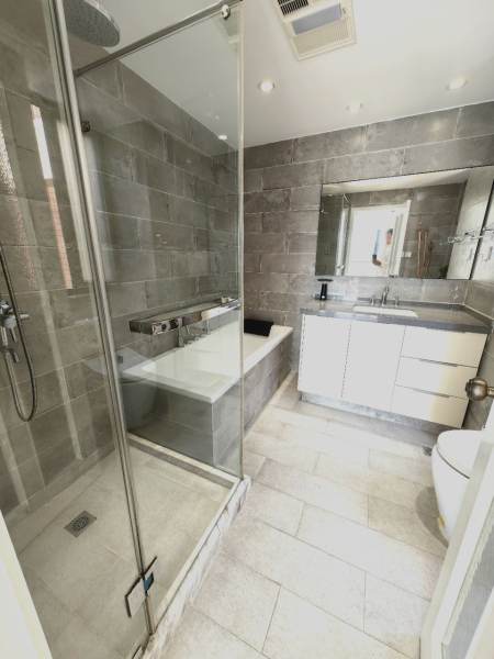 Housing image — Bathroom