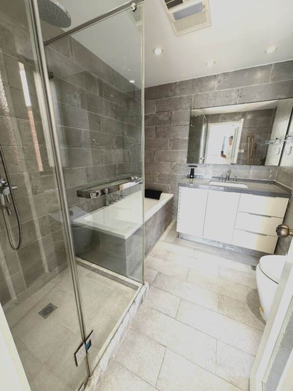 Housing image — Bathroom
