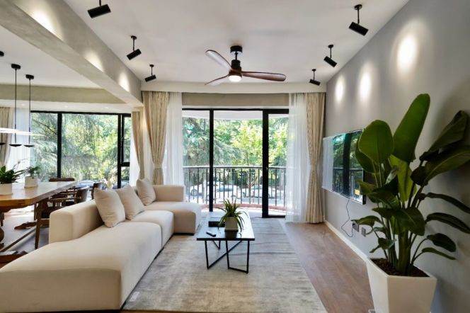 Spacious 2BR Apartment near Lantian Road Metro with Green View