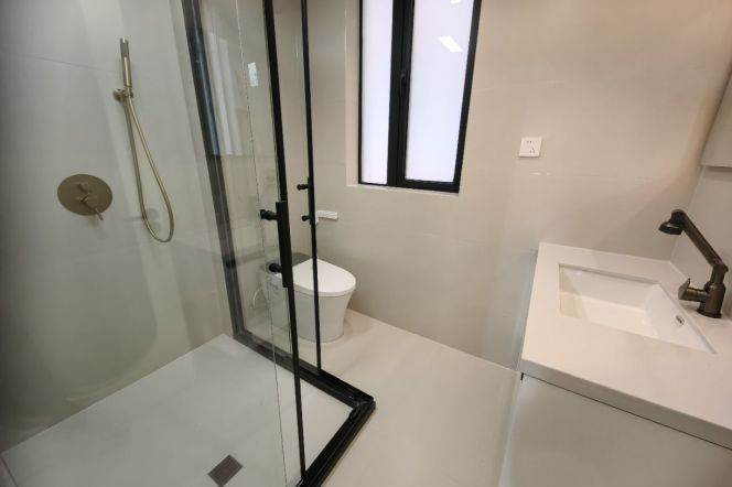 3BR Apartment near Hongqiao Rd Metro with Floor-to-Ceiling Windows (L3/L4/L10)