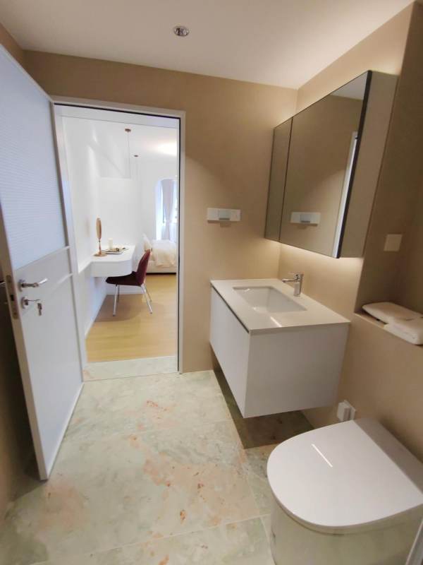 Housing image — Bathroom