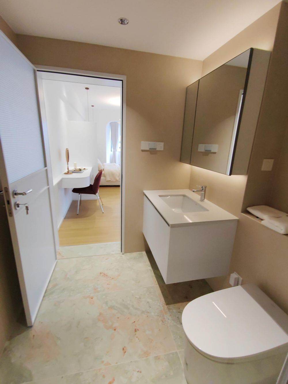 Housing image — Bathroom