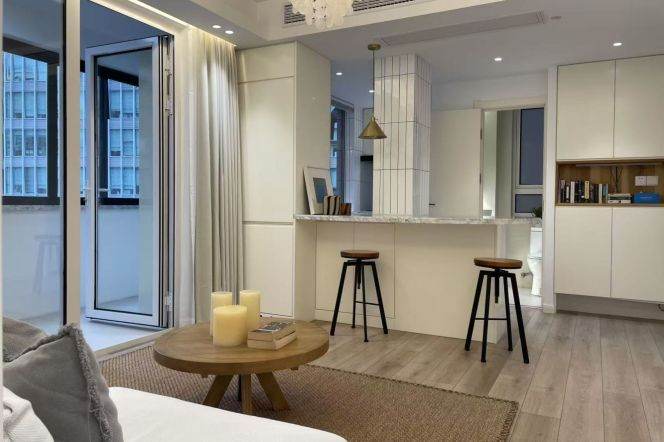 High-Floor 1BR Apartment in Jing'an with Floor-to-Ceiling Windows (L13)