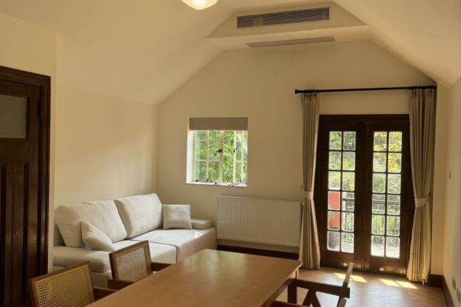 Spacious 1BR Apartment in Old Xuhui (L1/L10)