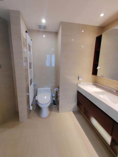 Housing image — Bathroom