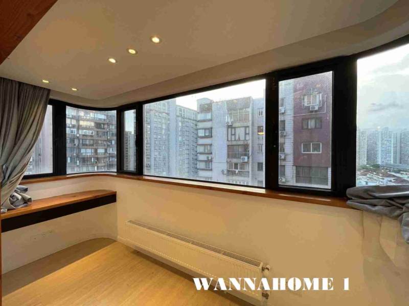 Housing image — Balcony