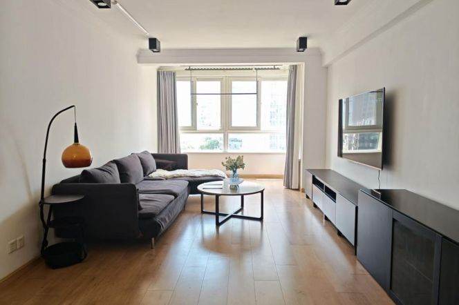 2BR Apartment in Jing'an