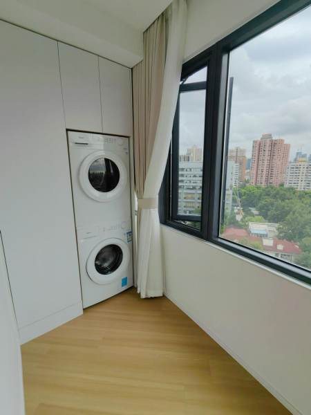 Housing image — Balcony