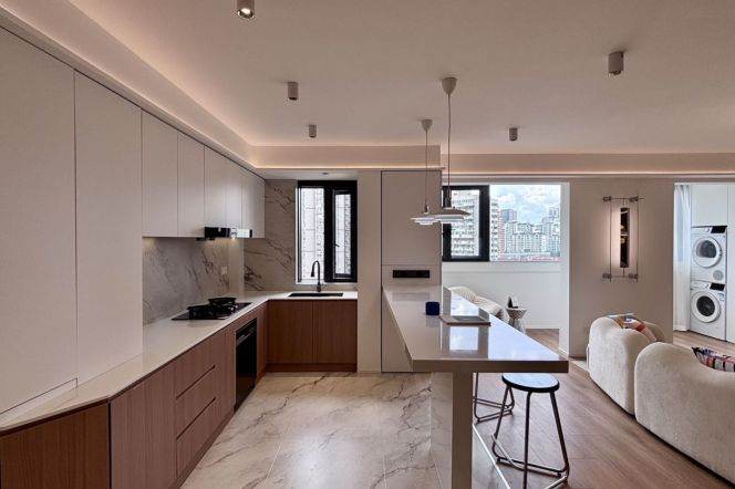 Spacious 2BR Apartment in Jing'an