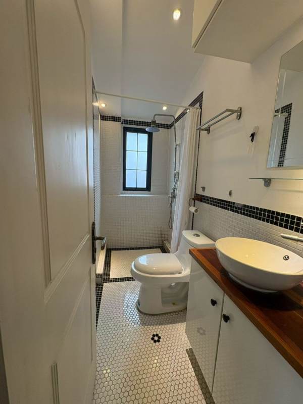 Housing image — Bathroom