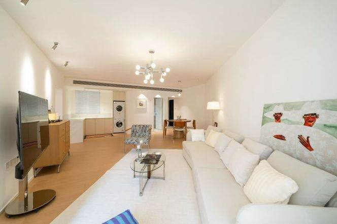 Spacious 2BR Apartment near Zhongshan Park