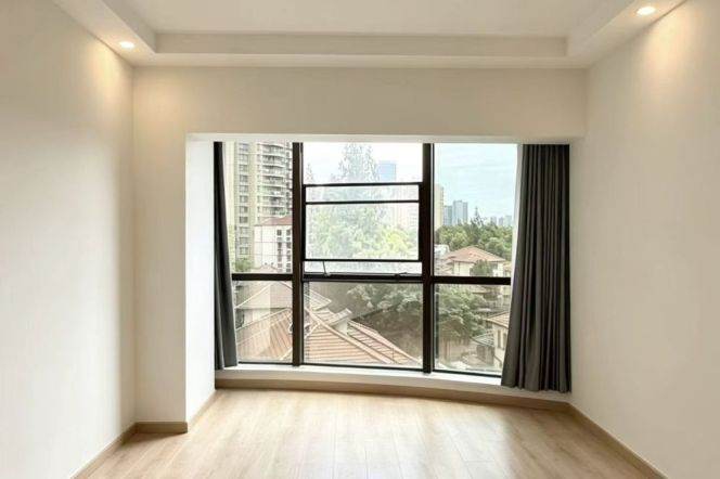 3BR Apartment near Jiangsu Rd Metro