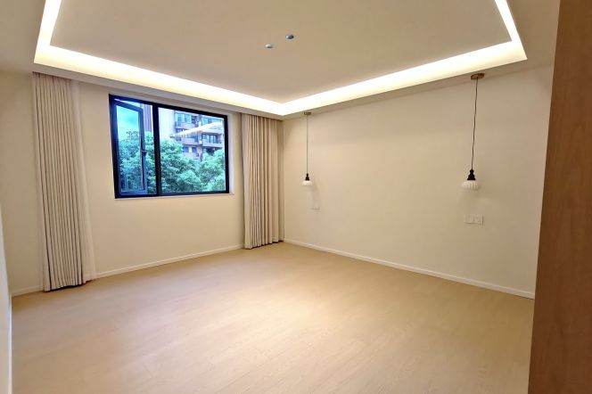 Spacious 2BR Apartment near Jiaotong University Metro with Green View (L10/L11)