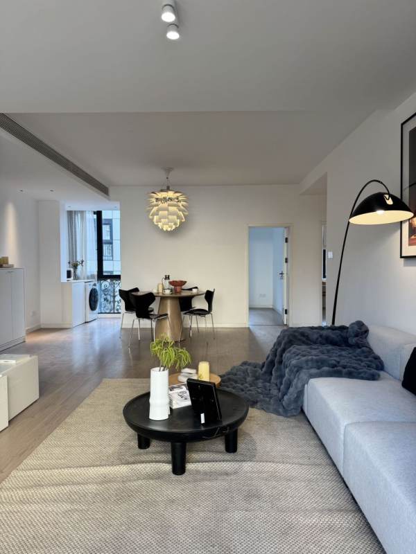 Housing image — Living Room