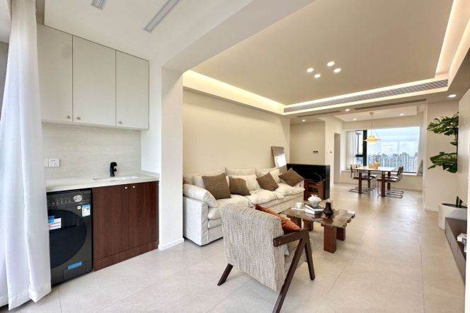 High-Floor 3BR Apartment near Changshou Rd Metro with Floor-to-Ceiling Windows