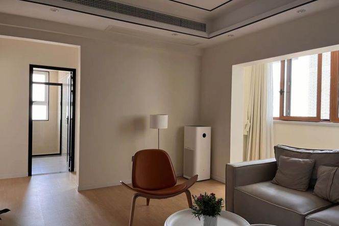 2BR Apartment in Jing'an with River View