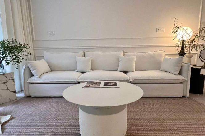 3BR Apartment in Gubei with Private Garden (L2)