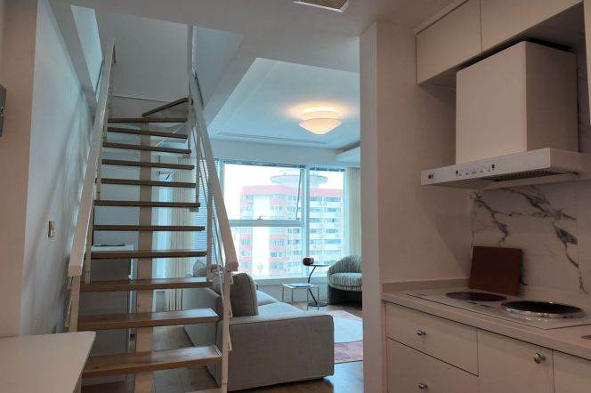 High-Floor Spacious 1BR Apartment in Jing'an (L2/L7/L14)