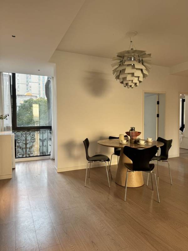 Housing image — Dining Area