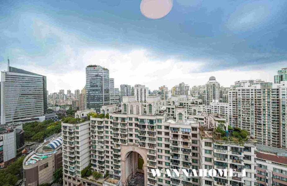 Housing image — Balcony