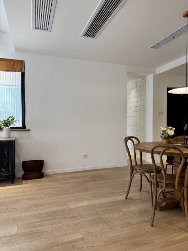 Housing image — Living Room