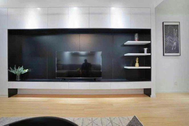 Spacious 2BR Apartment near West Nanjing Rd Metro