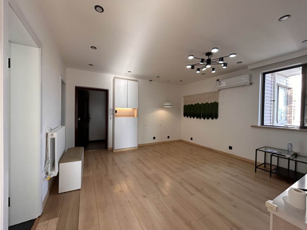 Housing image — Living Room